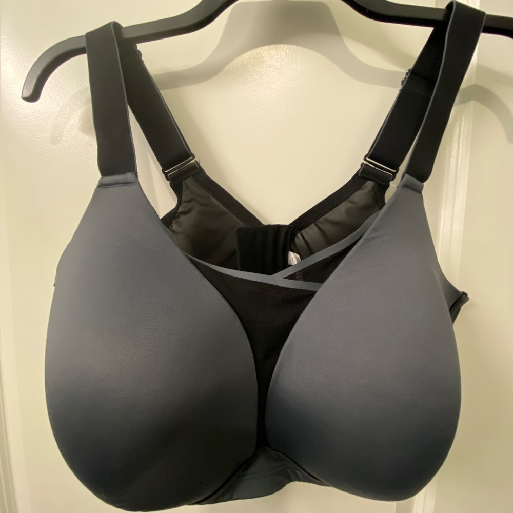 Livi sports bra. 44G.